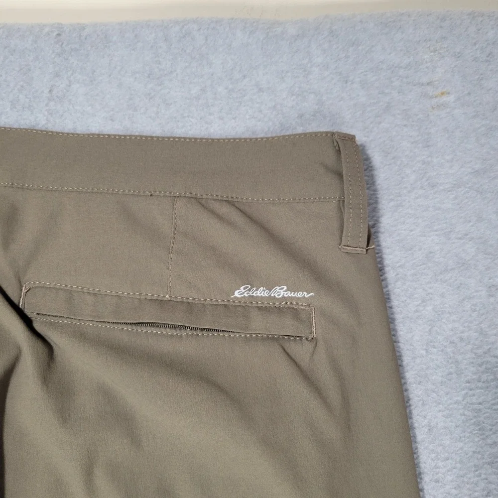 Eddie Bauer Takeoff Chino Pants Mens 33x30 Brown‎ UPF 50+ DWR D3853309